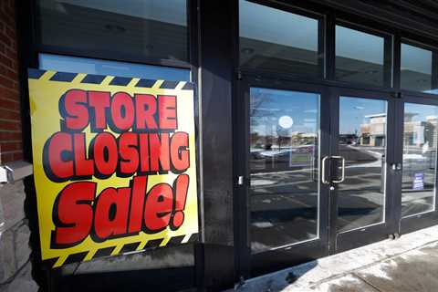 After narrowly avoiding the Retail Apocalypse, many companies are once again at risk of bankruptcy..