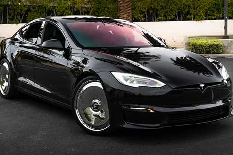 What Do You Think Of This Tesla Model S Plaid On Big Dish Wheels?