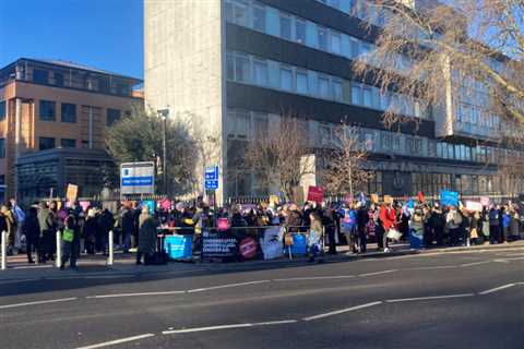 Try walking in our shoes for a shift, nurses challenge politicians