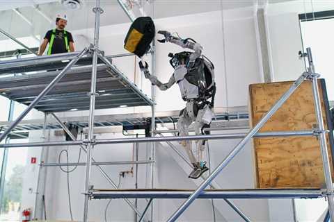 Video: Watch Altas the Humanoid Fetch Tools for Worker on Scaffold