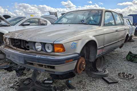 Junkyard Gem: 1990 BMW 750iL