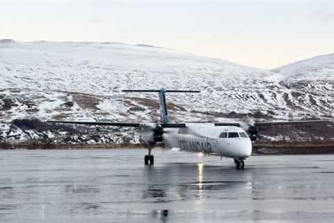 Flying Icelandair domestic from Reykjavik to Akureyri on a 757 and a Dash-8