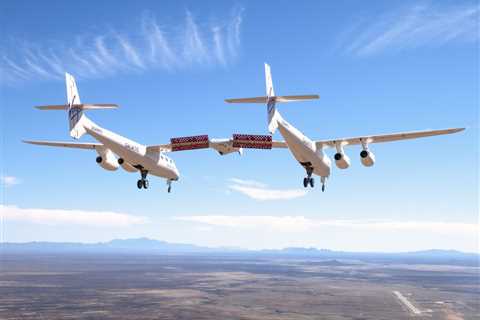 Virgin Galactic's carrier plane flies back to New Mexico spaceport