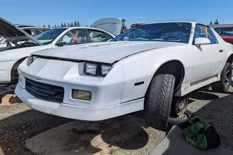 Junkyard Gem: 1992 Chevrolet Camaro RS Coupe