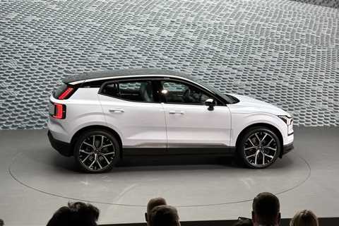 2025 Volvo EX30: cool Cross Country, bad window switches and other in-person details