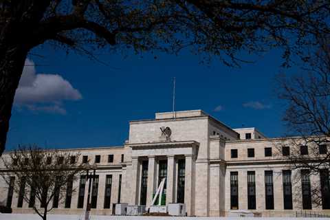 Stress Tests Show Largest Banks Are Sturdy, Fed Says