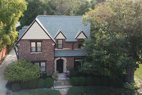 Imitation Slate Roof in Evergreen Color on Wisconsin Home
