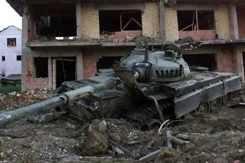 Russia's fake tanks in Ukraine aren't always convincing, a struggle another army faced trying to..