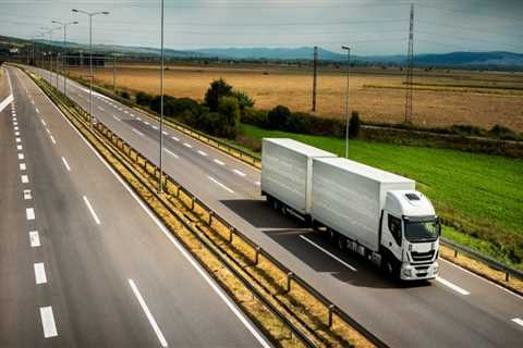 What is the Difference Between Standard and Expedited Freight Shipping?