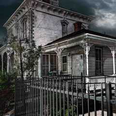 Explore the Thrilling Haunted Houses and Ghost Tours in Monroe, Louisiana