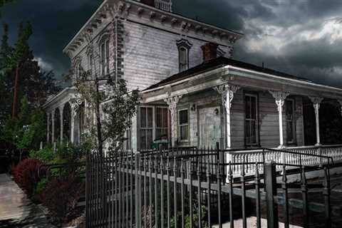 Explore the Thrilling Haunted Houses and Ghost Tours in Monroe, Louisiana