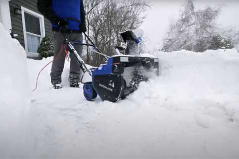 Amazon's best-selling electric snow blower is on sale for a limited time
