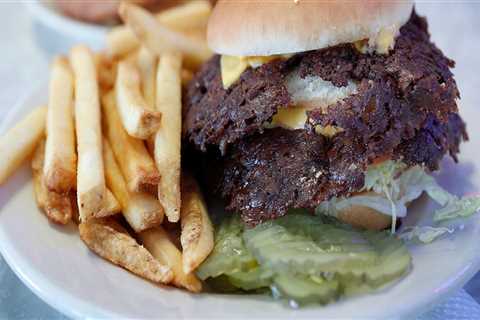 The Best Burger Joints in Indianapolis: A Guide to the Most Delicious Burgers in the City