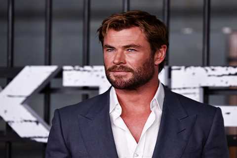 At 40, Chris Hemsworth has a new longevity workout routine — adding booty bands and going..