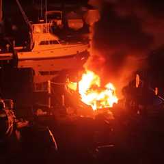 Pre-arrival drone video: Boat fire in New Jersey