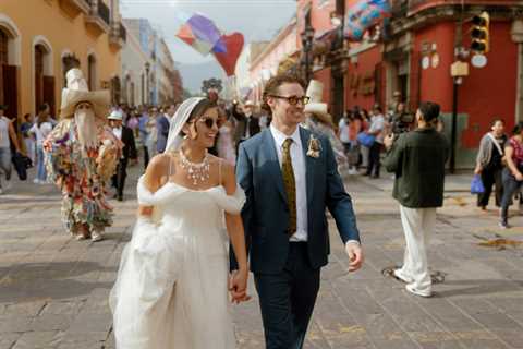 This Parroquia del Carmen Alto Wedding Showcased Latin American Culture Beautifully