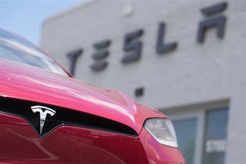 Tesla omits reference to goal of delivering 20 million vehicles annually