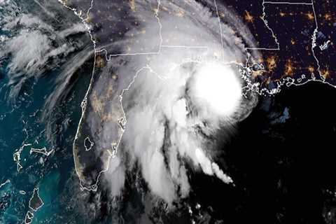 The Warning Signs of Approaching Hurricanes in Gulfport, MS