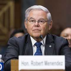 Jury That Convicted Ex-Sen. Robert Menendez Accidentally Saw Improper Evidence, Prosecutors Say