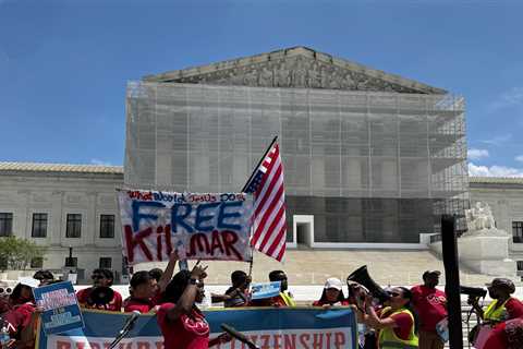 Supreme Court revives excessive force suit against officer in deadly Houston-area traffic stop