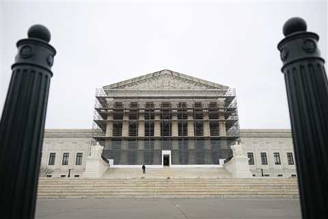 Justices to consider circumstances in which police may enter a home during an emergency